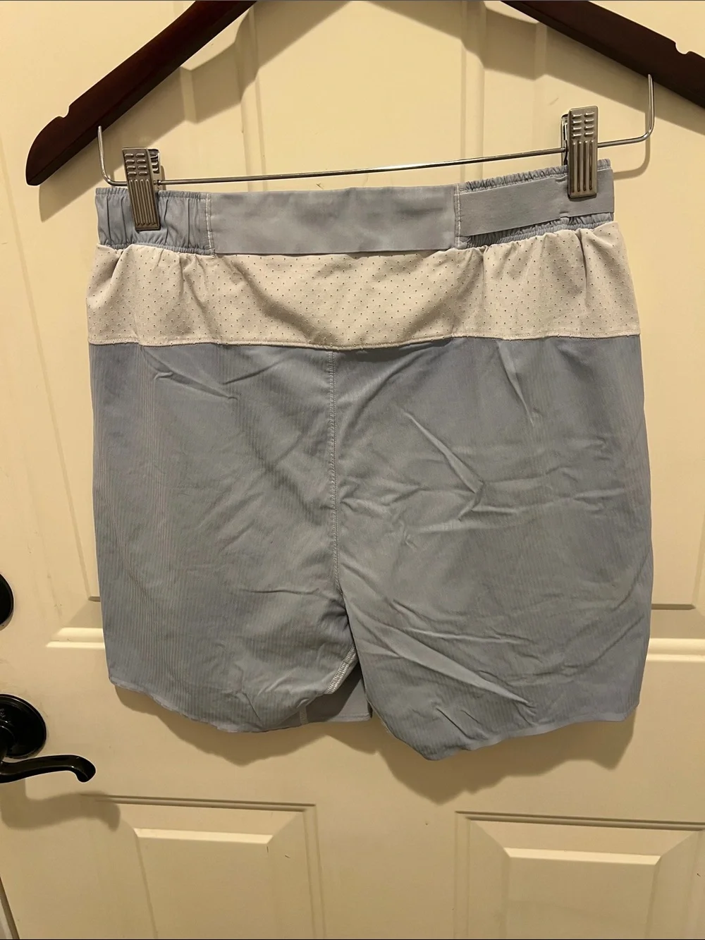 Lululemon men’s small light blue 6” inseam